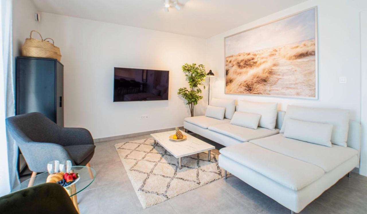 The Grande - Huge Terrace - Amazing Sea Views - Tastefully Furnished - Access To Rooftop Terrace And Gym - Hillside Apartments Rogoznica Rogoznica  Extérieur photo